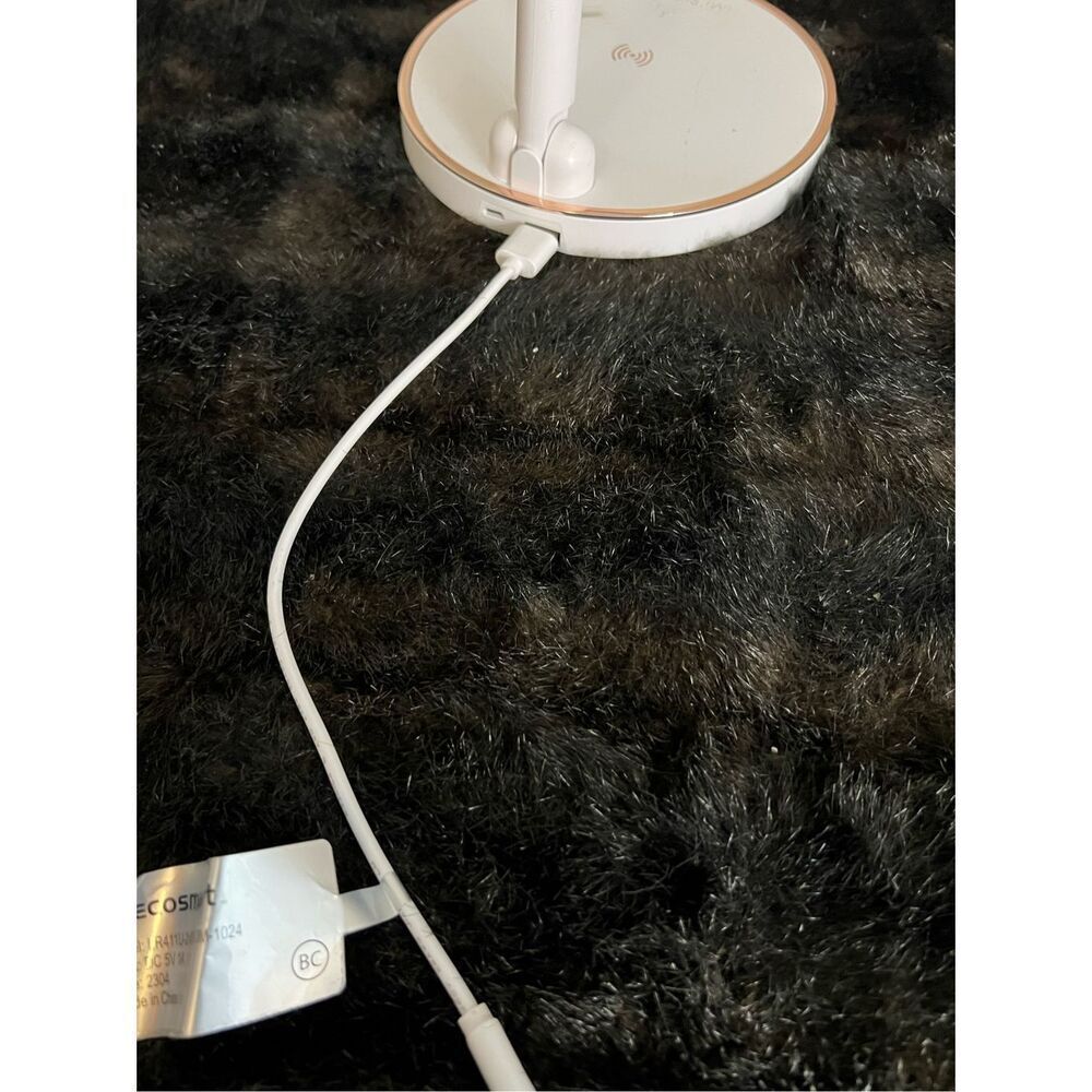 Hello Kitty LED Rechargeable Makeup Mirror - Picture 7 of 7